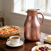 Vente en gros de cafetières en acier inoxydable de 1,5 L et 1,8 L, design européen, bec verseur en forme de bec d'oiseau, base en silicone antidérapante, logo personnalisé disponible