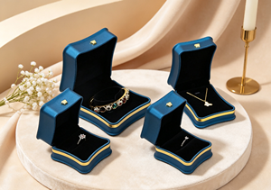 Juego Completo de Cajas de Joyería Hechas a Mano de Alta Gama, Forradas en Tela de Terciopelo Azul, Base Rígida, Bordes con Adornos Dorados, Hebilla Pequeña Dorada en el Exterior - Product Image 4