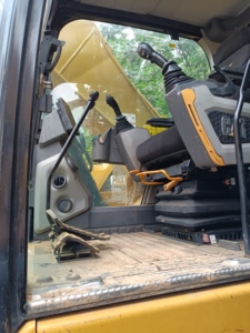 Excavatrice hydraulique d'occasion C-AT 22,9 tonnes, 157 CV, godet de 1,3 m³, profondeur de fouille de 6730 mm, travaux de terrassement, travaux routiers, travaux municipaux - Product Image 4