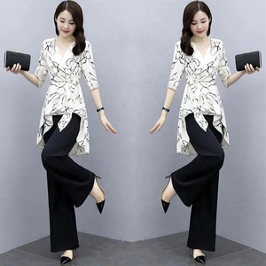 Abito Casual <span class=keywords><strong>da</strong></span> donna estivo nuovo Set in due pezzi 2024 pantaloni lunghi moda a mezza manica Top stile coreano abiti <span class=keywords><strong>da</strong></span> <span class=keywords><strong>ufficio</strong></span> stampati - Product Image 2