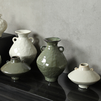 Vase en céramique texturée fait main, vente en gros d'usine, avec deux poignées en boucle, vase à fleurs vintage en porcelaine, accessoires de décoration pour la maison