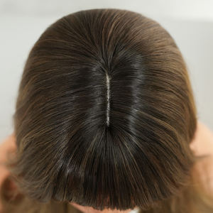 Perruque synthétique résistante à la chaleur pour femmes de 24 pouces <span class=keywords><strong>avec</strong></span> style de vague naturelle, brun fluorescent, <span class=keywords><strong>cheveux</strong></span> bouclés de longueur moyenne et <span class=keywords><strong>frange</strong></span> - Product Image 6