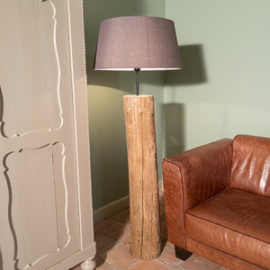 Lampadaire Tronc d'Arbre Rustique en Bois Naturel avec Abat-jour en Tissu Gris – Idéal pour Salon, Chambre, Coin d'Intérieur Style Ferme - Product Image 1
