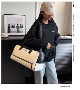 Sac de voyage unisexe en PU avec fermeture éclair, nouveau modèle, prix de gros, sac de sport minimaliste polyvalent à porter à l'épaule ou en bandoulière, ou à la main - Product Image 2