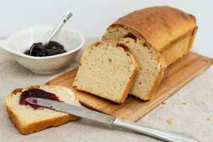 Planche à découper en bois ultra durable, fabriquée en bois d'acacia et en bois de manguier, offrant une surface lisse et écologique - Product Image 4