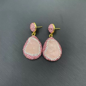 Alta moda Vintage Natural cuarzo rosa checo piedra diamante en bruto conjunto collar pendientes anillo elegante conjunto de joyería - Product Image 4