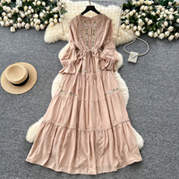 Robe longue décontractée pour femme, style bohème, brodée de dentelle, à manches longues, coupe trapèze, avec ceinture à nouer, idéale pour le quotidien et les vacances