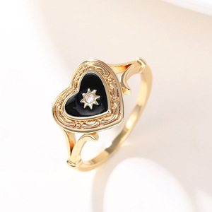 Anello con Diamante Taglio Cuore Q833, Placcato in Oro 22k, Gioiello Vintage da Donna per Uso Quotidiano - Product Image 1