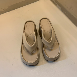Foreign Trade Cross-border Platform Thick-soled Flip-flops Women's Summer New Outfit Clip-on Wedge Heel Sandals - Product Image 3