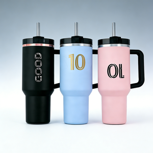 Vaso Térmico <span class=keywords><strong>de</strong></span> Acero Inoxidable con Recubrimiento en Polvo H2.0, Chapado en <span class=keywords><strong>Oro</strong></span> Negro, 40 oz, Azul Messies, Rosa, Pro Tour, con Pajita Abatible y Asa - Product Image 2