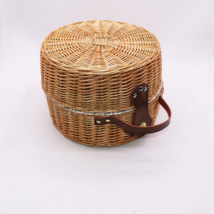 Cesto da Picnic Ecologico in Vimini Intrecciato con Fodera, Contenitore Rotondo con Chiusura in Metallo e Manico in Pelle per Campeggio all'Aperto - Product Image 5