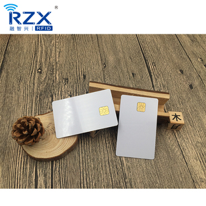 13.56MHz RFID từ sọc CR80 Trắng trống thẻ sle4442 <span class=keywords><strong>chip</strong></span> <span class=keywords><strong>chip</strong></span> thông minh PVC IC trống thẻ tín dụng không thấm nước - Product Image 4