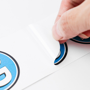 สติกเกอร์ติดสินค้าแบบม้วน พิมพ์โลโก้ตามสั่ง กันน้ำ วัสดุไวนิล รูปทรงกลม สำหรับติดบรรจุภัณฑ์ - Product Image 5