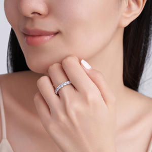 แหวนมอสซาไนต์ทรงหัวใจ 2.2 กะรัต แบบ Eternity ตัวเรือนเงินแท้ S925 ประดับเพชรเต็มวง ดีไซน์หรูหรา เหมาะสำหรับงานแต่งงานและเป็นเครื่องประดับแฟชั่น - Product Image 6