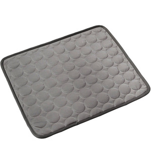 Tapis d'été pour animaux domestiques Tapis de canapé pour chat et chien Nid froid Tapis de refroidissement pour animaux de compagnie Mr. Tom Dog Cooling Sleeping Self Cleaning CN;SHN - Product Image 4