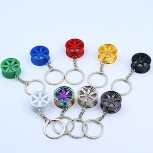 Porte-clés créatif en métal en forme de moyeu de roue de voiture modifié, pendentif de pneu, souvenirs, cadeaux, porte-clés de voiture en métal, vente en gros - Product Image 2