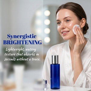 <span class=keywords><strong>Tonico</strong></span> Delicato Purificante per Pelli Grasse Illuminante e Lenitivo con Vitamina B3 e Acido Ialuronico - Product Image 1