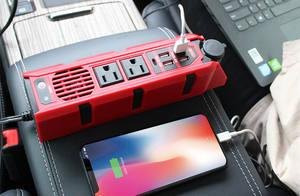 Nuevo estilo EE. UU. Car Power Inverter Outlet DC 12V a 110V AC Convertidor con 3 salidas de cargador y 2 cargadores rápidos - Product Image 3