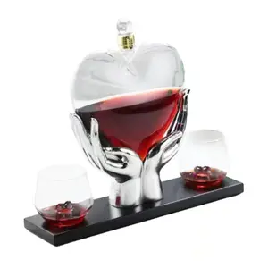 Set di decanter in vetro a forma di cuore con 2 bicchieri in vetro con design a cuore