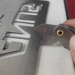 Machine d'ébavurage automatique de tôle de 1000mm avec moteur nouvelle condition pour la finition d'arrondi des bords et l'élimination de l'oxyde au laser - Product Image 5