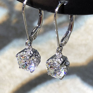 Orecchini a Perno con Quattro Punte in Zirconia, Gioielli Eleganti da Donna in Rame Placcato Oro Bianco per Uso Quotidiano - Product Image 2