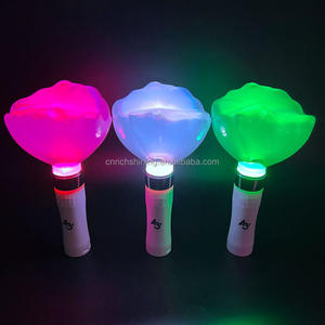 Richshining แท่งไฟรูปกุหลาบอย่างเป็นทางการสำหรับคอนเสิร์ต Ag3 K-Pop แบบแท่งไฟกะพริบอุปกรณ์สำหรับการเชียร์คอนเสิร์ตของแฟนๆ - Product Image 3