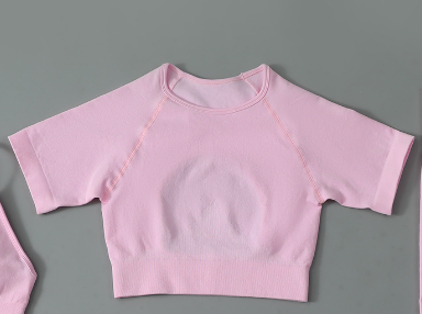 แขนสั้นสีชมพู