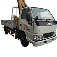 Grue de camion diesel JMC4x2 avec moteur Isuzu, flèche articulée hydraulique de 5 tonnes, rotation à 360°, bras télescopique de 2 tonnes, prix d'usine