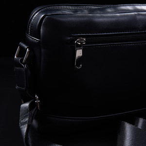 Sac bandoulière pour homme Tucano Woodpecker 30x10x20cm, portable, décontracté, couleur unie, en cuir PU, avec sangle réglable - Product Image 3