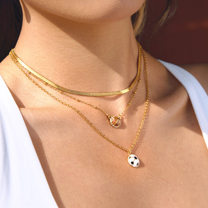 Collar <span class=keywords><strong>de</strong></span> Cadena con Diseño <span class=keywords><strong>de</strong></span> Joyería <span class=keywords><strong>de</strong></span> Estilo Moderno, Collar <span class=keywords><strong>de</strong></span> Acero Inoxidable con Colgante <span class=keywords><strong>de</strong></span> Balón <span class=keywords><strong>de</strong></span> Fútbol, Rugby, Baloncesto y Voleibol con Acabado <span class=keywords><strong>de</strong></span> Goteo <span class=keywords><strong>de</strong></span> Aceite, 18K - Product Image 3