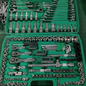 Langlebiger 151-teiliger Chrom-Kohlenstoffstahl Metrischer Drehmoment-Ratschenschlüssel-Steckschlüsselsatz Industriequalität 2000lb-ft Multifunktionaler Koffer - Product Image 3