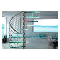 Escalier en colimaçon de luxe avec marches en marbre, balustrade en verre cristal, main courante en métal finition or, fabrication entièrement personnalisée