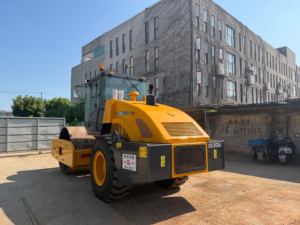 Stable‑Running <b>Used</b> XS203J Single Drum <b>Roller</b>, 23Ton Vibratory Machine for Large‑Scale <b>Road</b> Compaction - Product Image 1