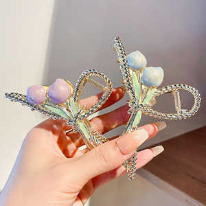 กิ๊บหนีบ<span class=keywords><strong>ผม</strong></span>โลหะหรูหราสำหรับตกแต่ง<span class=keywords><strong>ผม</strong></span>แฟชั่นสำหรับผู้หญิงที่หนีบ<span class=keywords><strong>ผม</strong></span>ทรงดอกทิวลิปมุกดอกไม้สำหรับผมหางม้าด้านหลัง - Product Image 5