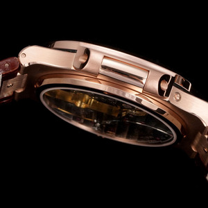 L'<span class=keywords><strong>orologio</strong></span> della serie ha una cassa da 40 mm e presenta un movimento <span class=keywords><strong>automatico</strong></span>, rendendo il IT un <span class=keywords><strong>orologio</strong></span> meccanico da <span class=keywords><strong>uomo</strong></span> di lusso - Product Image 4