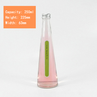 Silinder Makanan Kelas 250ml minuman botol sekrup topi bentuk persegi 500ml kapasitas untuk minuman dingin segar jus Tequila Brandy