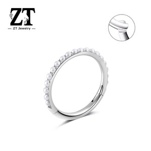 Bán buôn ASTM F136 Titan 16G Hoop mũi xuyên vòng ngọc trai Inlay bên phải đối mặt với bản lề phân khúc Clicker Bông tai cho phụ nữ - Product Image 1