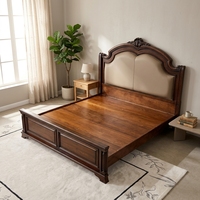 Lit double en chêne massif de style néoclassique américain, 1,8 mètre, avec tête de lit rembourrée en cuir pour chambre principale