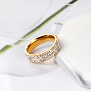 Aros de Oreja Color Oro Estilo Hip Hop para Mujeres y Hombres a la Moda, Anillo de Dedo Triangular de Tres Capas con Diamantes para Boda, Regalo al por Mayor - Product Image 3