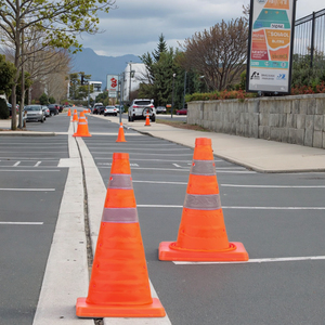 XL TradeNew Высокое качество оптовая продажа 70 см оранжевый трафик гибкие Светоотражающие складные дорожные конус безопасности дорожного движения - Product Image 1