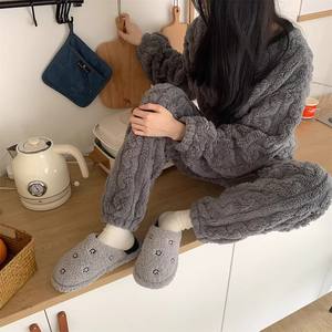 XIXITIAO Pantoufles en peluche style coréen avec visage souriant pour couple, pantoufles d'intérieur chaudes et antidérapantes pour l'hiver, pantoufles confortables pour femmes et hommes - Product Image 4