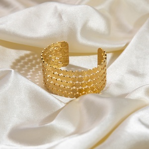 Pulsera de Moda de Verano de Alta Gama, Elegante Diseño de Acero Inoxidable con Oro de 18K, Simple y Elegante, Ligera y de Lujo, No se Desvanece, para Mujer - Product Image 2