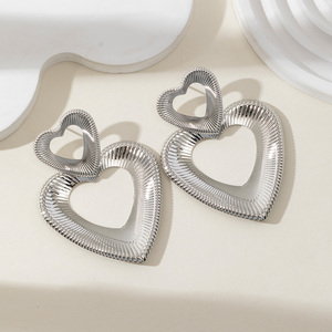 <span class=keywords><strong>Pendientes</strong></span> colgantes de mujer en forma de corazón de metal vintage, <span class=keywords><strong>pendientes</strong></span> largos geométricos de <span class=keywords><strong>oro</strong></span> exagerado, joyería - Product Image 2