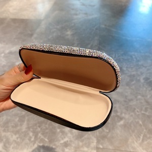 Luxe strass <span class=keywords><strong>étui</strong></span> <span class=keywords><strong>à</strong></span> <span class=keywords><strong>lunettes</strong></span> Portable voiture <span class=keywords><strong>lunettes</strong></span> boîte de rangement Bling <span class=keywords><strong>lunettes</strong></span> accessoires femmes myopie <span class=keywords><strong>lunettes</strong></span> Organisation - Product Image 4