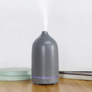 เครื่องเพิ่มความชื้นในอากาศแบบอัลตราโซนิกเซรามิกสีเทา ความจุ 0.5 ลิตร ใช้พลังงานจาก USB แบบพ่นไอน้ำ สำหรับใช้ในบ้านและเชิงพาณิชย์ - Product Image 2