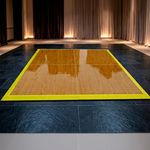 Plateforme de danse moderne en bois jaune veiné avec bords, pour la décoration d'événements - Product Image 1