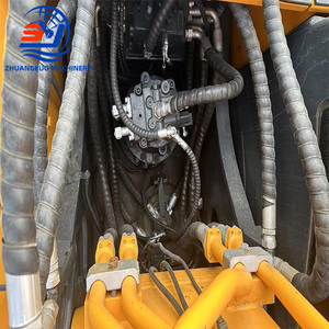 Excavadora de cadenas Hyundai 225LC-9S de 22 toneladas con cazo de excavación, equipo de construcción - Product Image 5