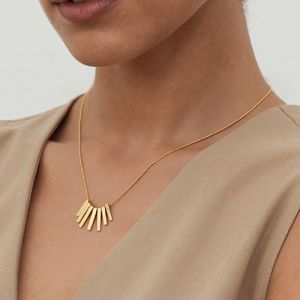 Collar con Colgante Geométrico Minimalista Chapado en Oro, Cadena de Serpiente, Joyería para Uso Diario de Mujer - Product Image 1