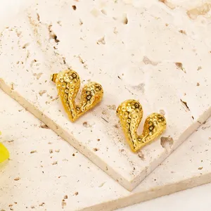 Orecchini a perno a forma di cuore <span class=keywords><strong>martellato</strong></span>, alla moda, ipoallergenici in acciaio inossidabile placcato oro per donna, da indossare tutti i giorni - Product Image 4