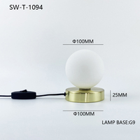 Lampe de table moderne nordique blanche 220V en fer pour restaurant, hôtel, chambre à coucher, chevet, avec abat-jour en verre